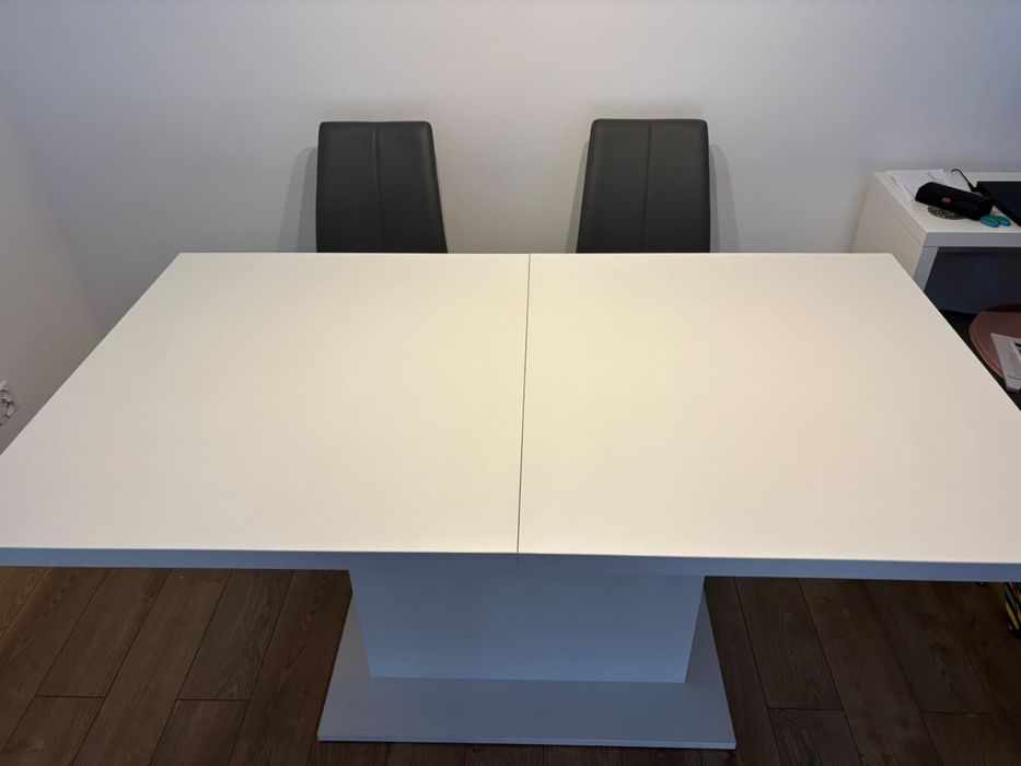 Biały stół rozkładany 160/200 × 90 cm – bardzo dobry stan