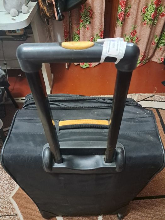 Дорожня сумка на колесах