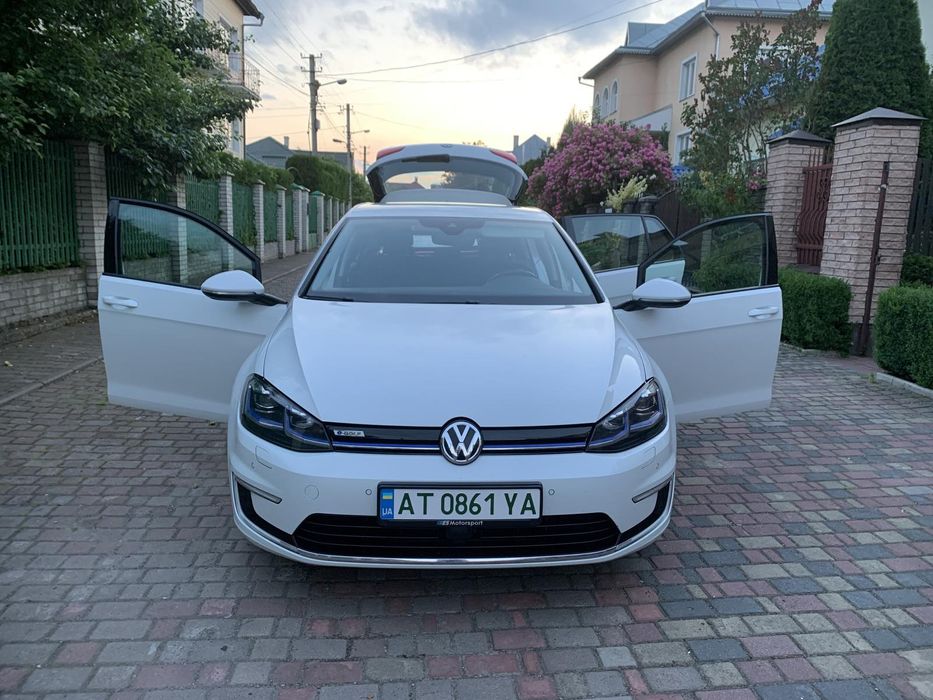 Volkswagen e-Golf 2017 року.Електро 36kw