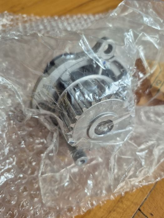 Rozrząd z pompą wody + filtr oleju VW Bora 1.6