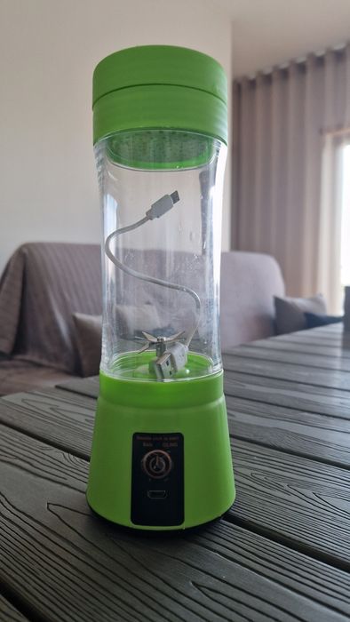 Liquidificador com bateria novo