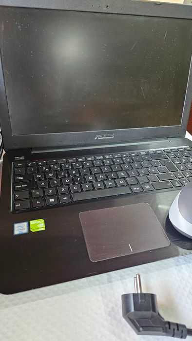 Computador Asus X556U