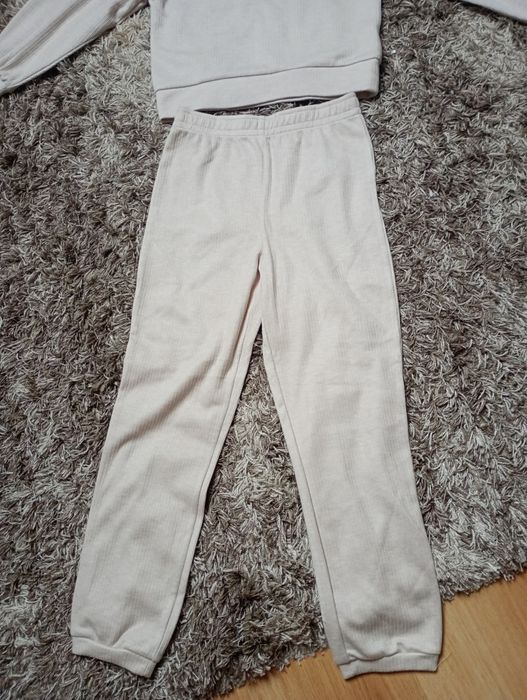 Komplet bluzka + spodenki 134