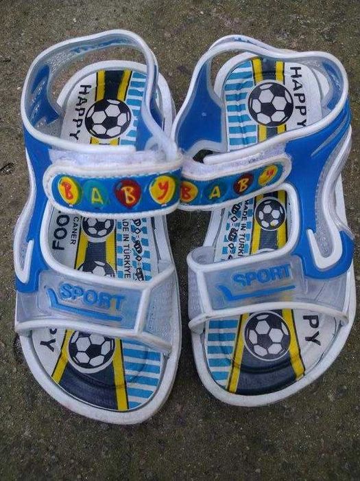 Босоніжки для футболіста