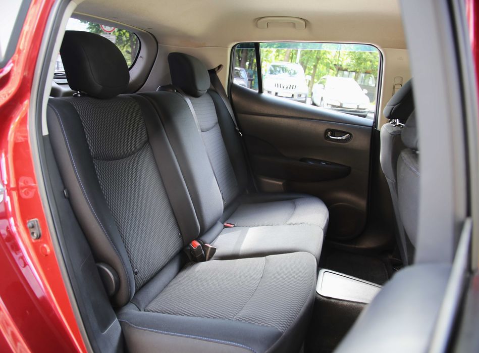 Продам Nissan Leaf