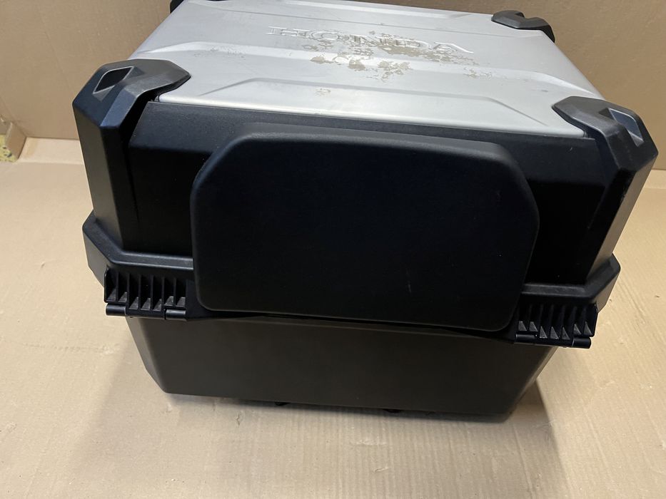 Honda Xadv Kufer centralny  aluminiowy