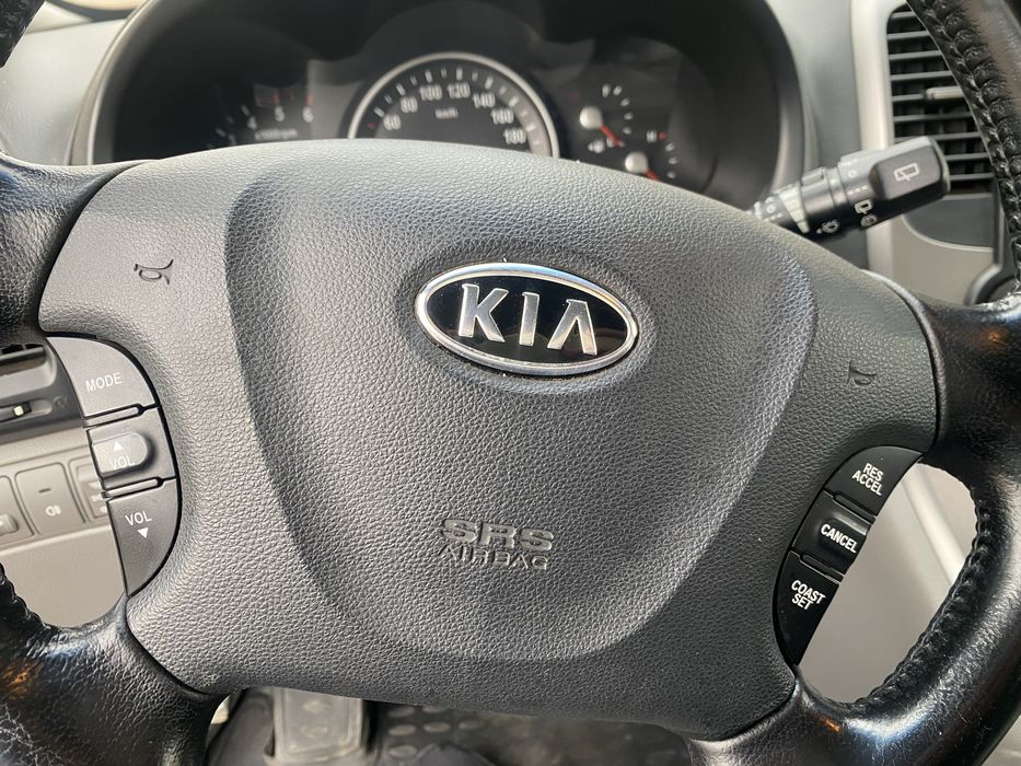 KIA Carnival 2012