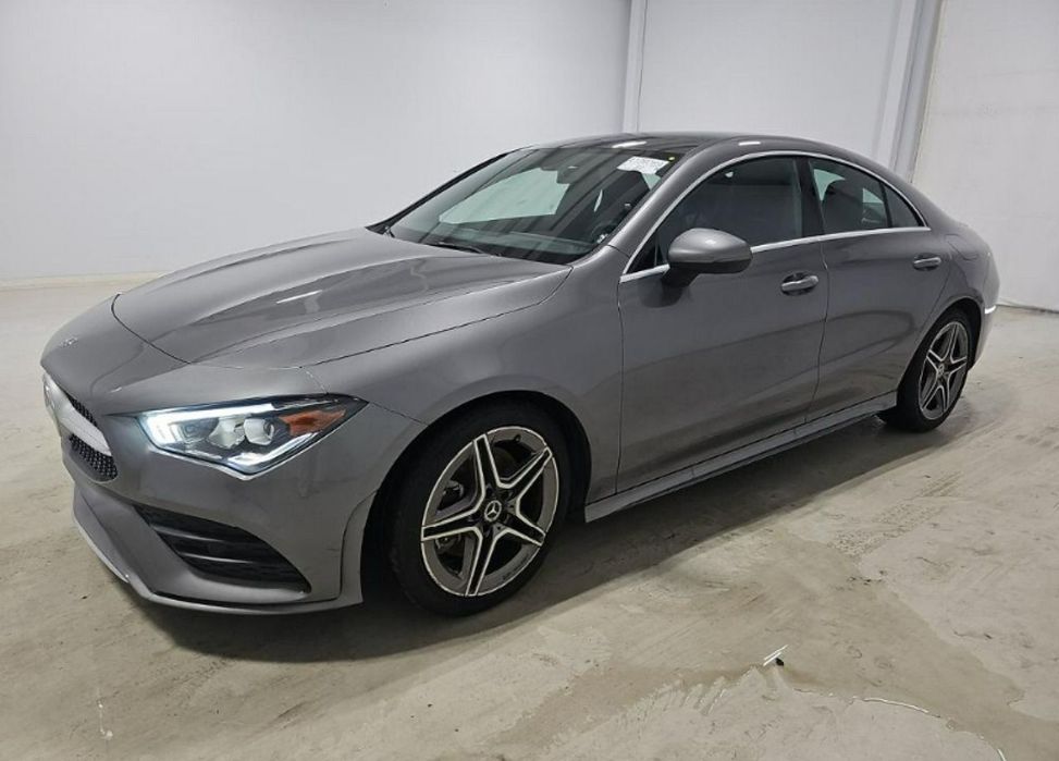 Mercedes-Benz CLA 4Matic / pakiet AMG / niski przebieg