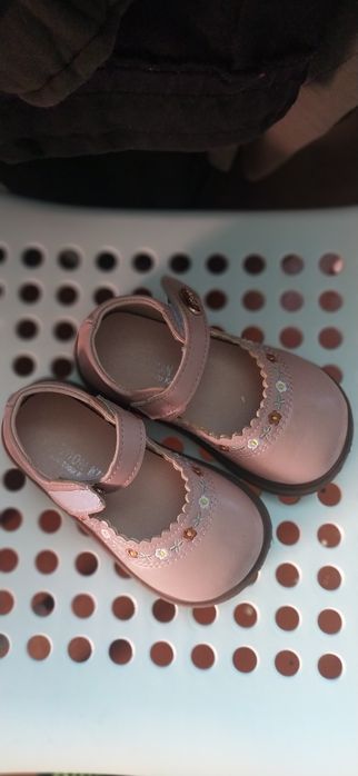 Туфельки для дівчинки