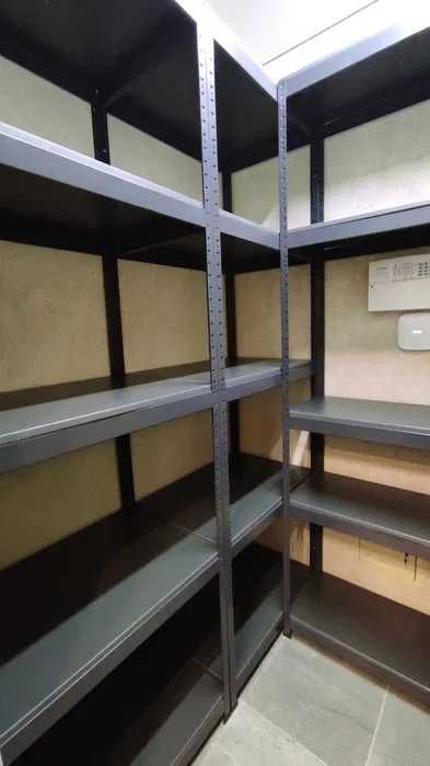 Стелажі на зачепах