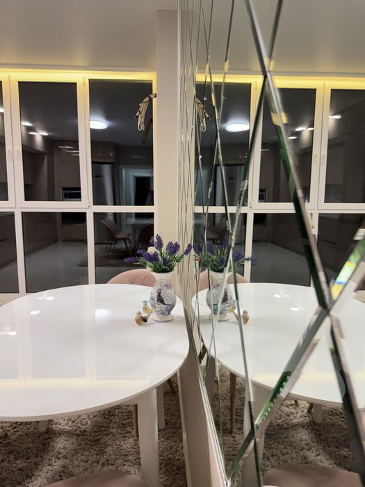 Трьохкімнатна квартра, вид на парк, дизайнерський ремонт для себе