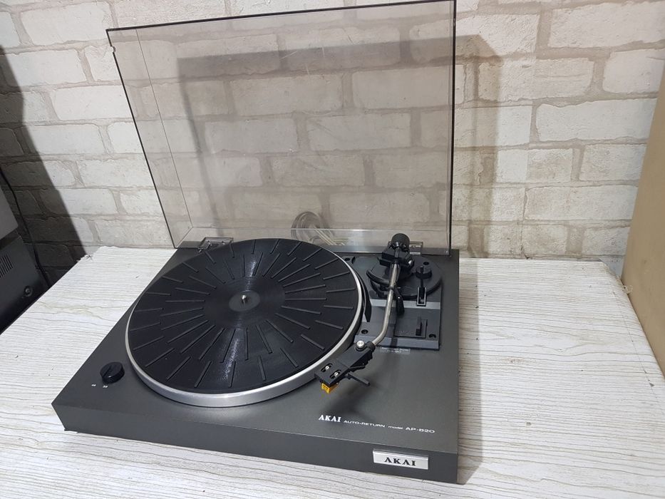 Вініловий програвач/виниловый проигрыватель Akai AP-B20 б/у з Німеччин