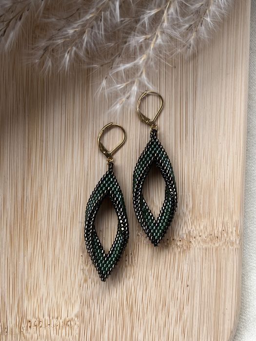 Kolczyki z japońskich koralików.