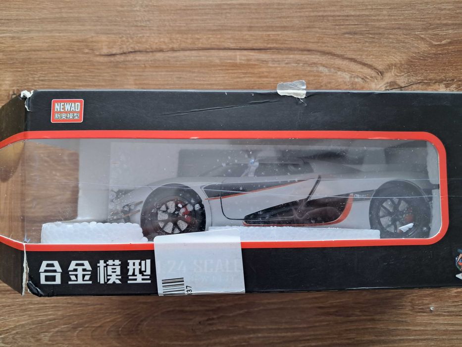 nowy metalowy model samochodu Koenigsegg Agera w skali 1:24
