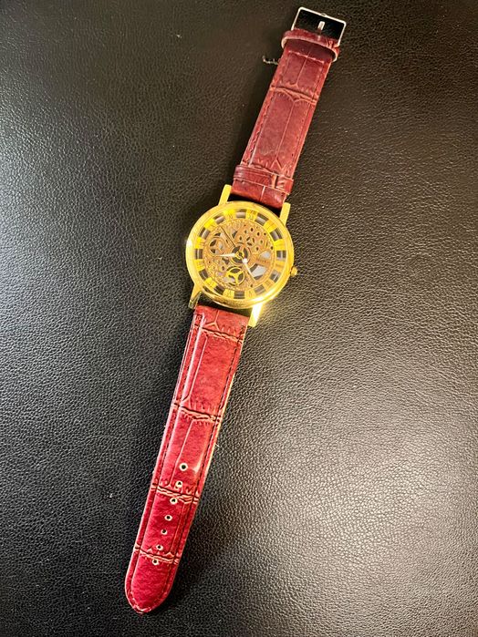 Часи на руку, скелетони