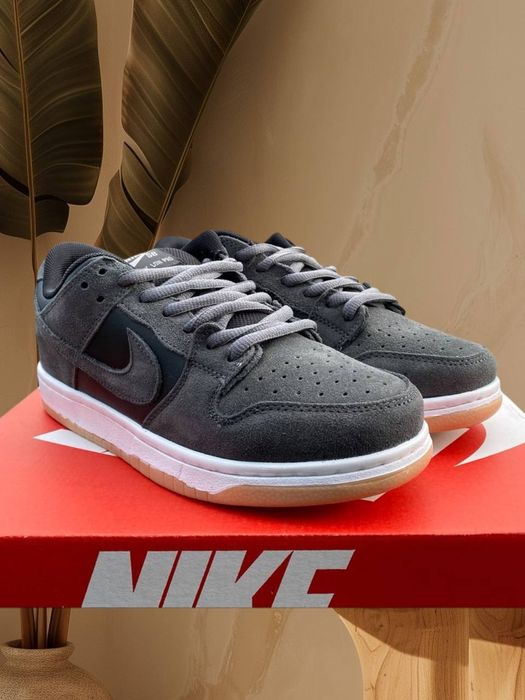 Стильные кроссовки для города и спорта