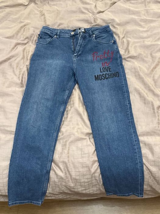 Джинсы moschino
