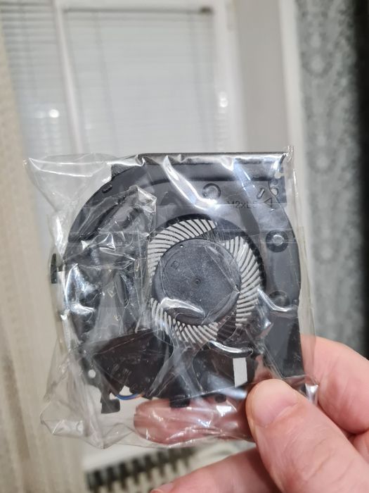 Кулер на CPU для ноутбука HP Pavlion 15-cx 5V 0.5 A 4pin