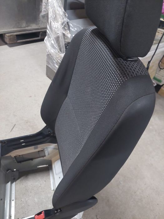 Fotel samochodowy do wolkswagen lt crafter bus