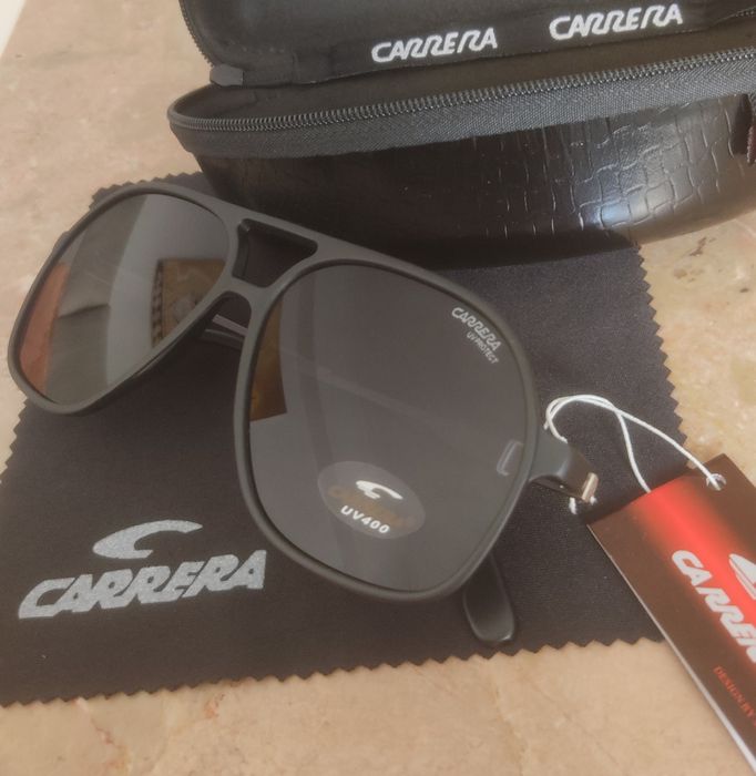 Óculos de sol com logotipo