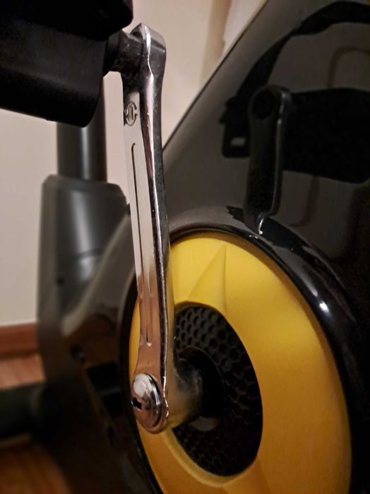 Bicicleta estática REEBOK - ONE GB40 - sem uso