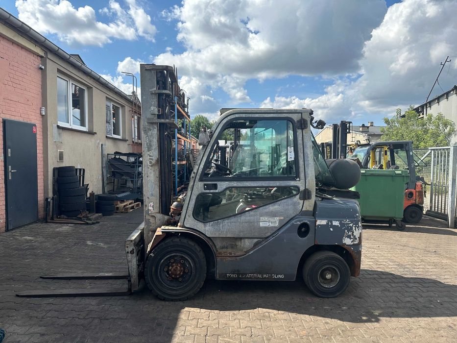 Wózek widłowy Gaz Toyota 06-8FG30F Kabina| Galwanizowany| Uszkodzony