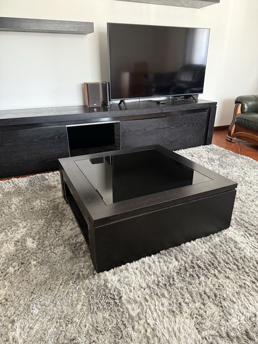 Mobilia da sala c/mesa de centro e prateleiras