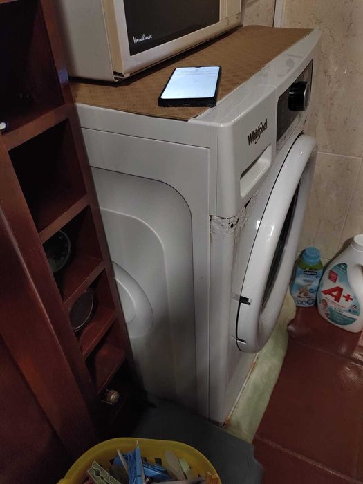 Maquina lavar Roupa Whirpool 7KG 1200RPM - A+++  a funcionar