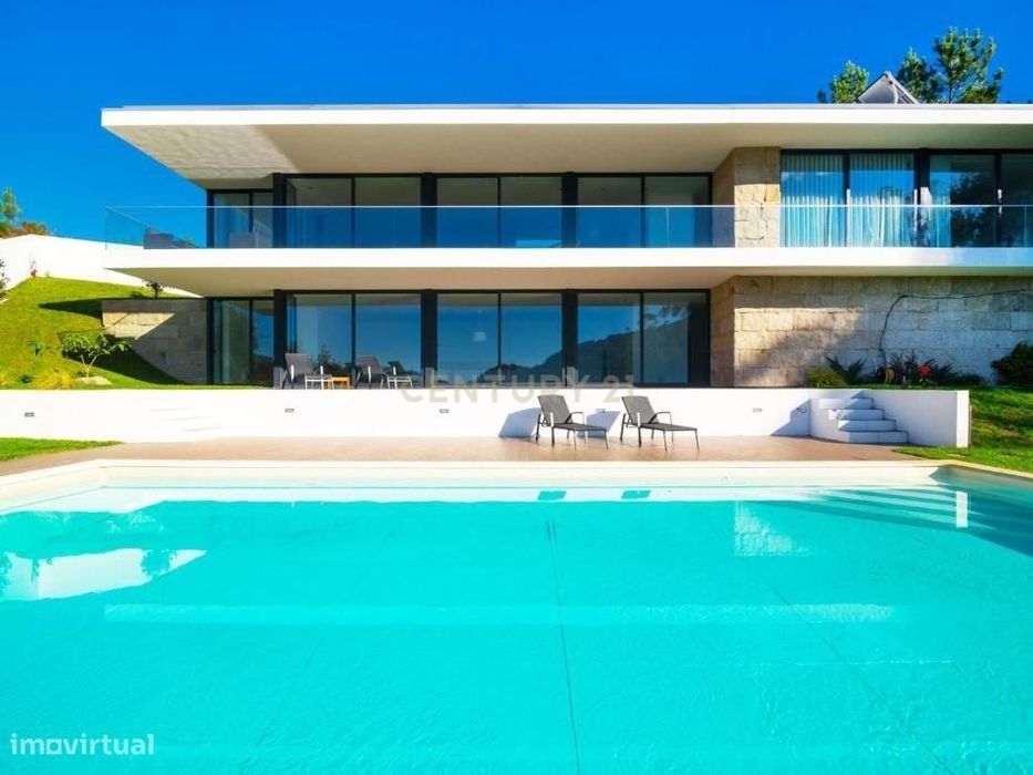 Moradia de luxo no Gerês  piscina e court de ténis e vistas sobre Rio