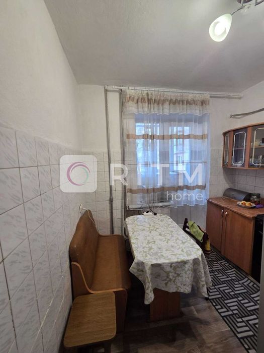 Продається 1-кімнатна квартира в цегляному будинку