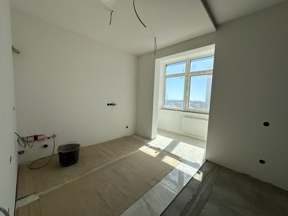 Четырехкомнатная  квартира с кухней студией  в ЖК 57 Жемчужина