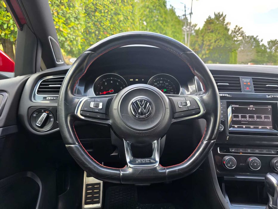 Volkswagen Golf GTI SE      2015