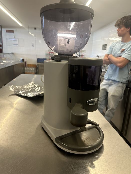 Moinho de café revisionado
