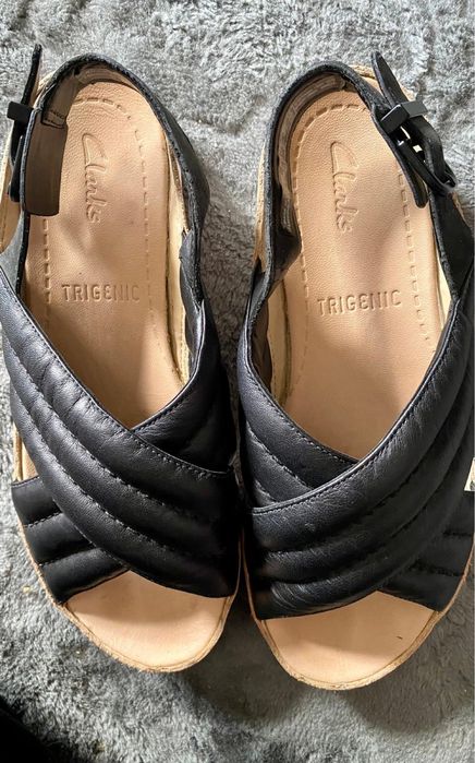 Clarks skórzane sandały