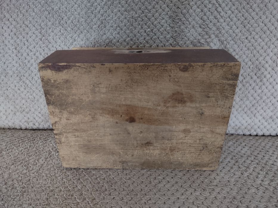 Drewniane pudełko na drobiazgi