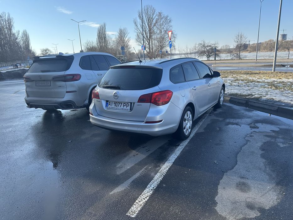 Продам Opel astra J  ціна -5250 торг
