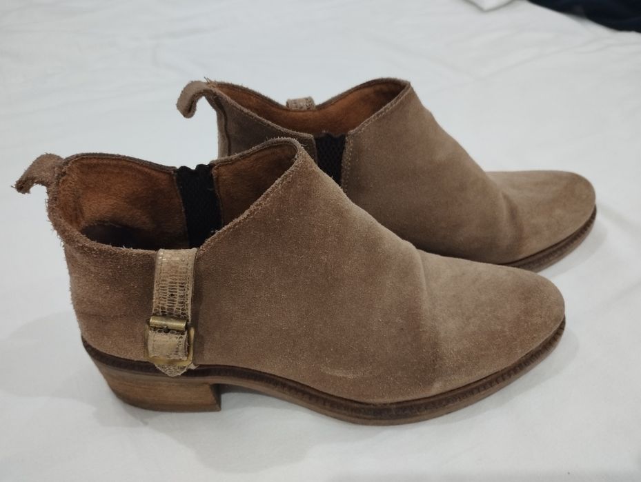 Botas camurça camel como novas