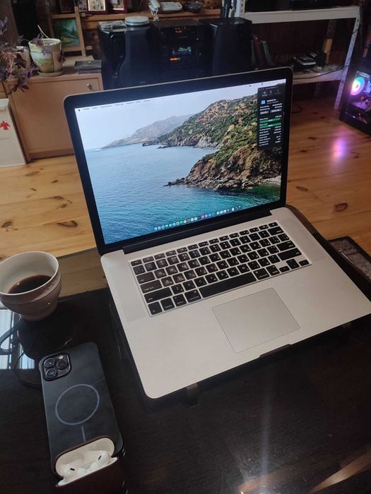 MacBook Pro Retina 15.4" A1398, Core i7, SSD 256GB, Нова батарея 100%, Супер стан