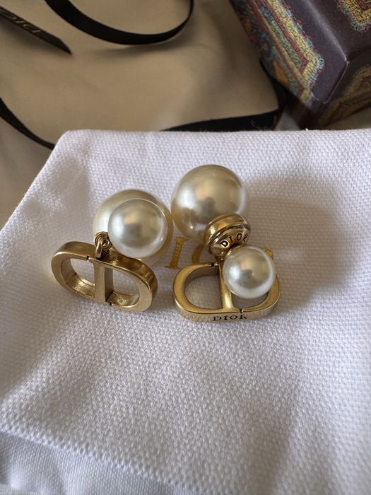 Brincos Dior Dourado Perolas