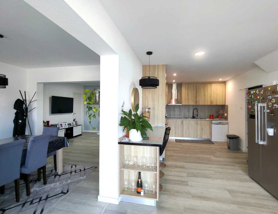 Moradia T5 + 2 renovada/Ar Condicionado / Espite / Ourém