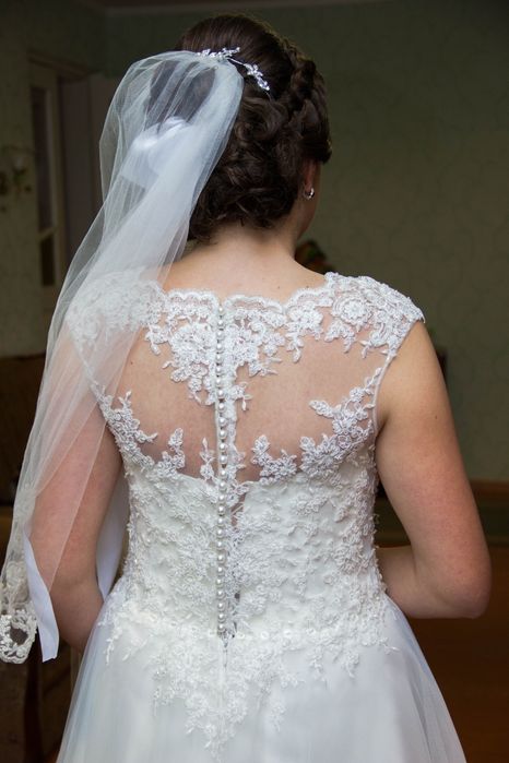 Продається весільна сукня