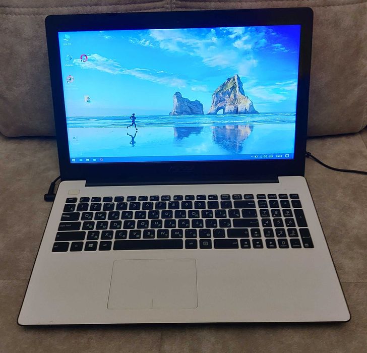 Ноутбук Asus x553m