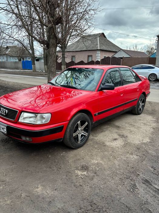 Продам гарну ауді100