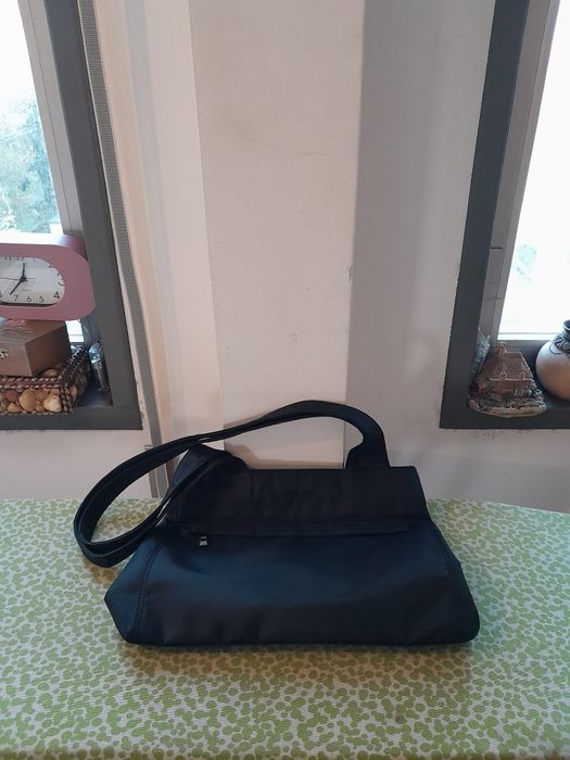 Vendo Mala de Senhora muito bonita como nova