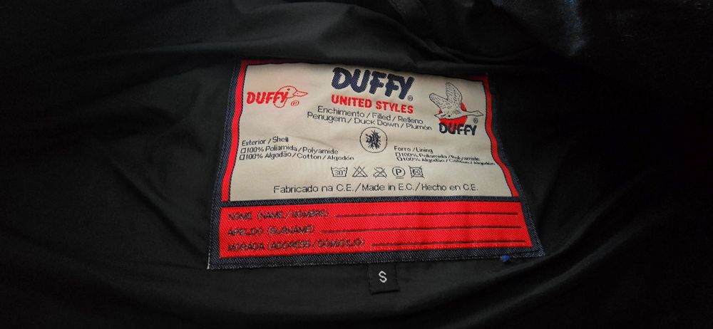 Blusão de penas Duffy