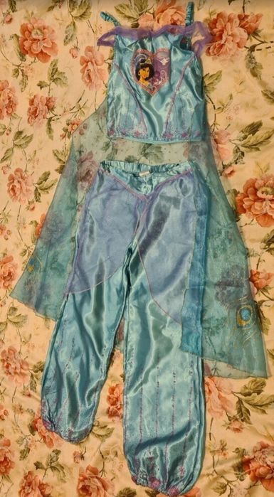 Платья Алисы в стране чудес, Авроры и Жасмин