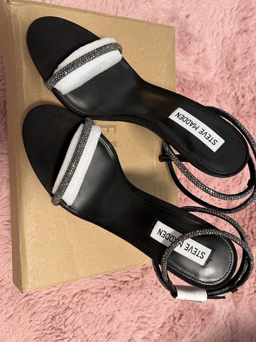 Sandałki na szpilce Steve Madden 40