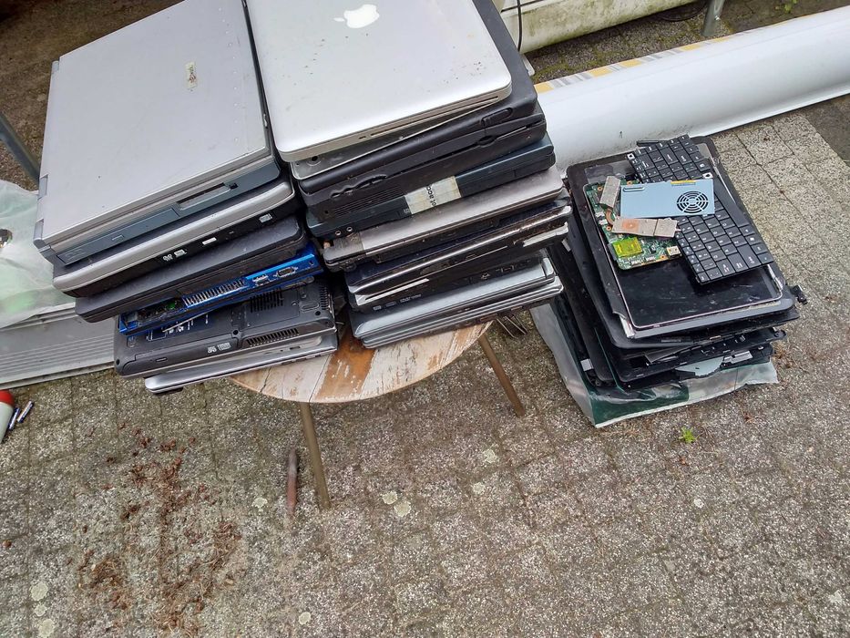 Komputery komputer PC na częsci karta graficzna płyta główna laptop