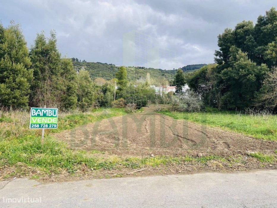 Terreno de construção para venda em Cristelo
