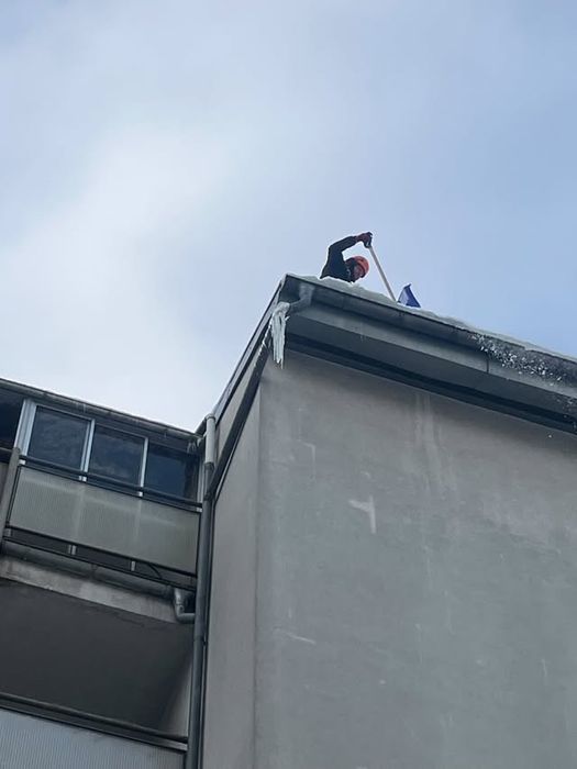 Odśnieżanie dachów płaskich i skośnych